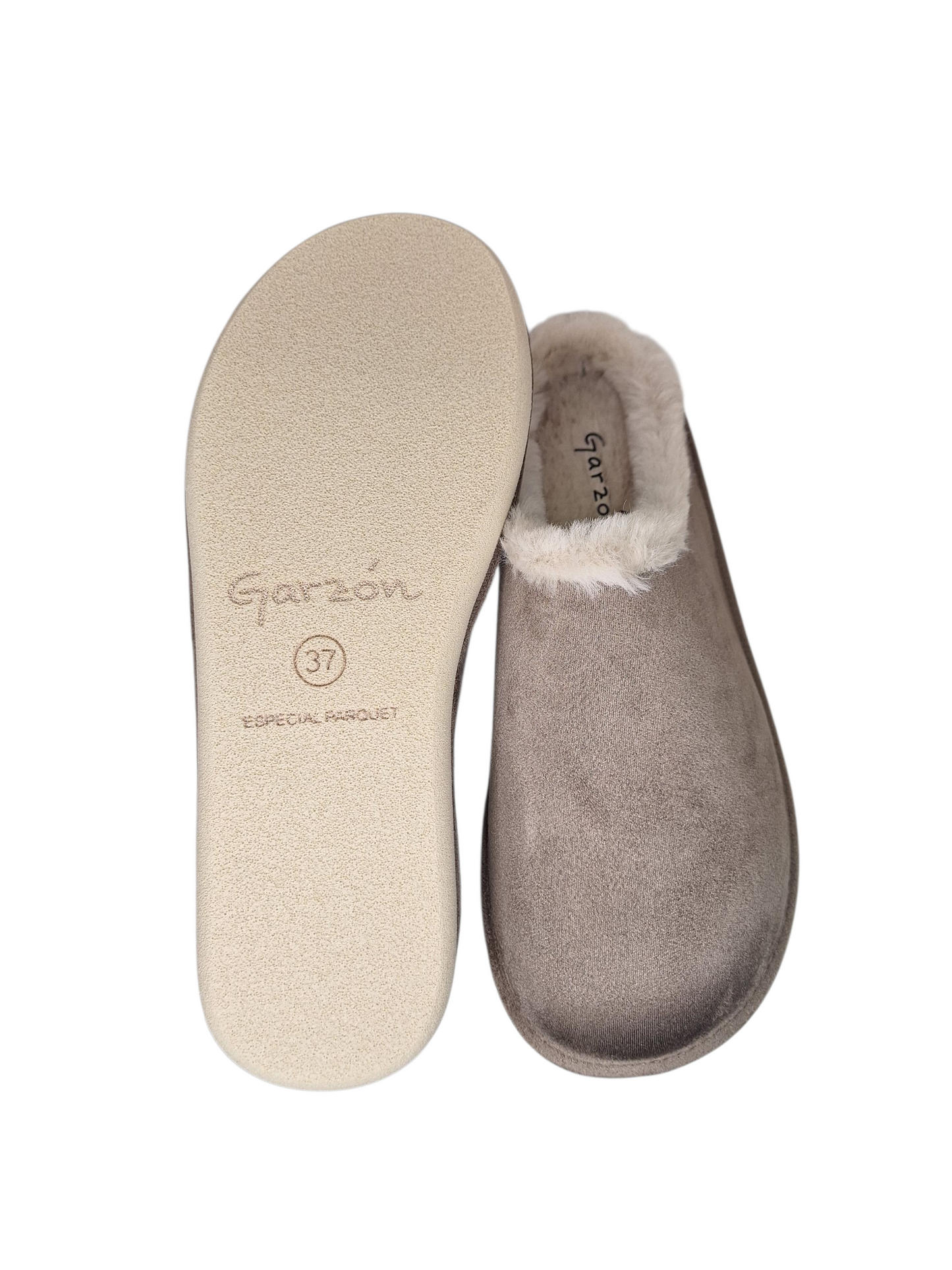 Zapatilla de mujer C140. 440 Garzón