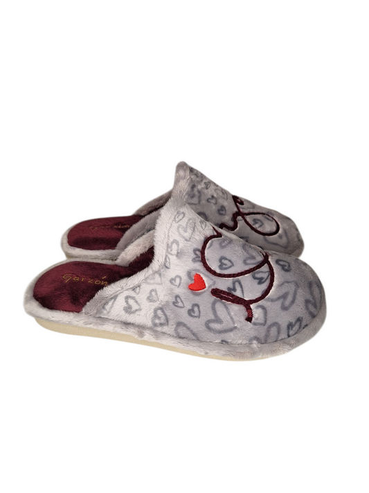 Zapatilla de mujer P494. 275 Garzón